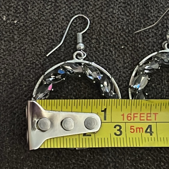 French hook earrings. Faceted gray set in silver-tone. - Picture 4 of 9